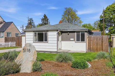 Photo of 5118 N Jefferson St, Spokane, WA 99205 (MLS # 202616346)