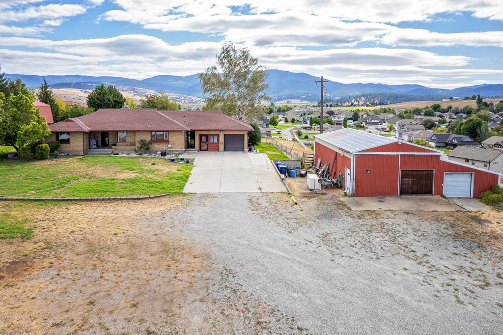 Photo of 1007 S Barker Rd, Greenacres, WA 99016 (MLS # 202623707)