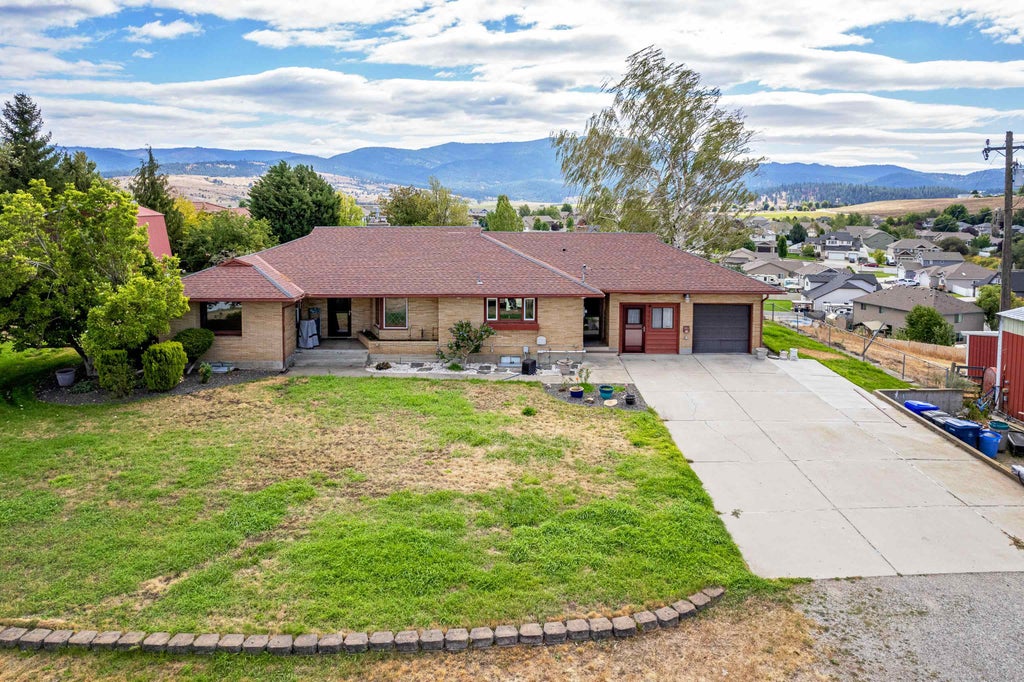 Photo of 1007 S Barker Rd, Greenacres, WA 99016 (MLS # 202623707)