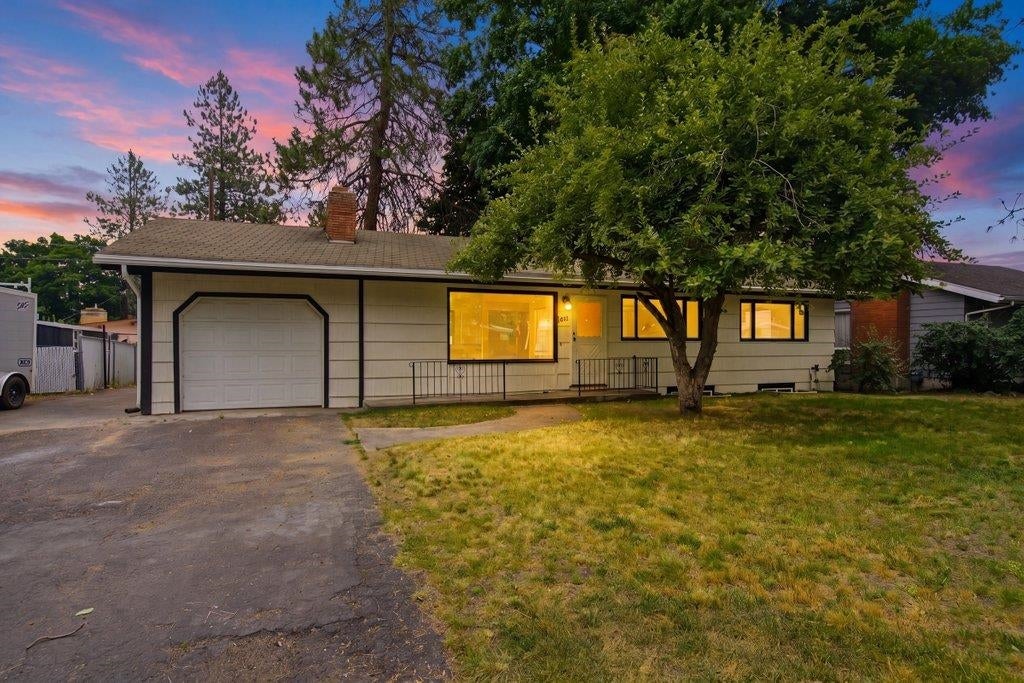 Photo of 6912 N N MONROE St, Spokane, WA 99208 (MLS # 202621346)