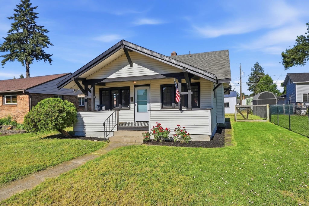 Photo of 4811 N WALNUT St, Spokane, WA 99205 (MLS # 202619965)