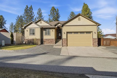 Photo of 12612 N Ruby Rd, Spokane, WA 99218 (MLS # 202612689)