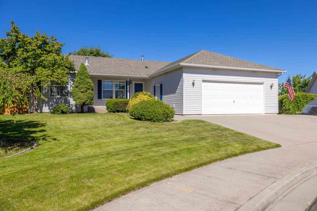 Photo of 7511 N Magnolia Ct, Spokane, WA 99217 (MLS # 202619288)