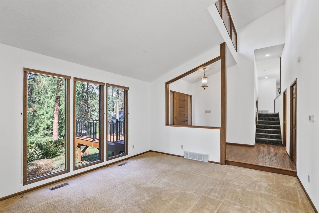 Photo of 15010 E Shelly Ct, Veradale, WA 99037 (MLS # 202615772)