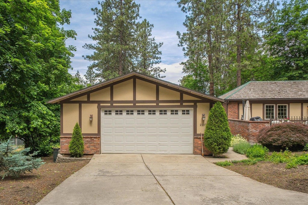 Photo of 2107 E 16th Ave, Spokane, WA 99203 (MLS # 202619146)