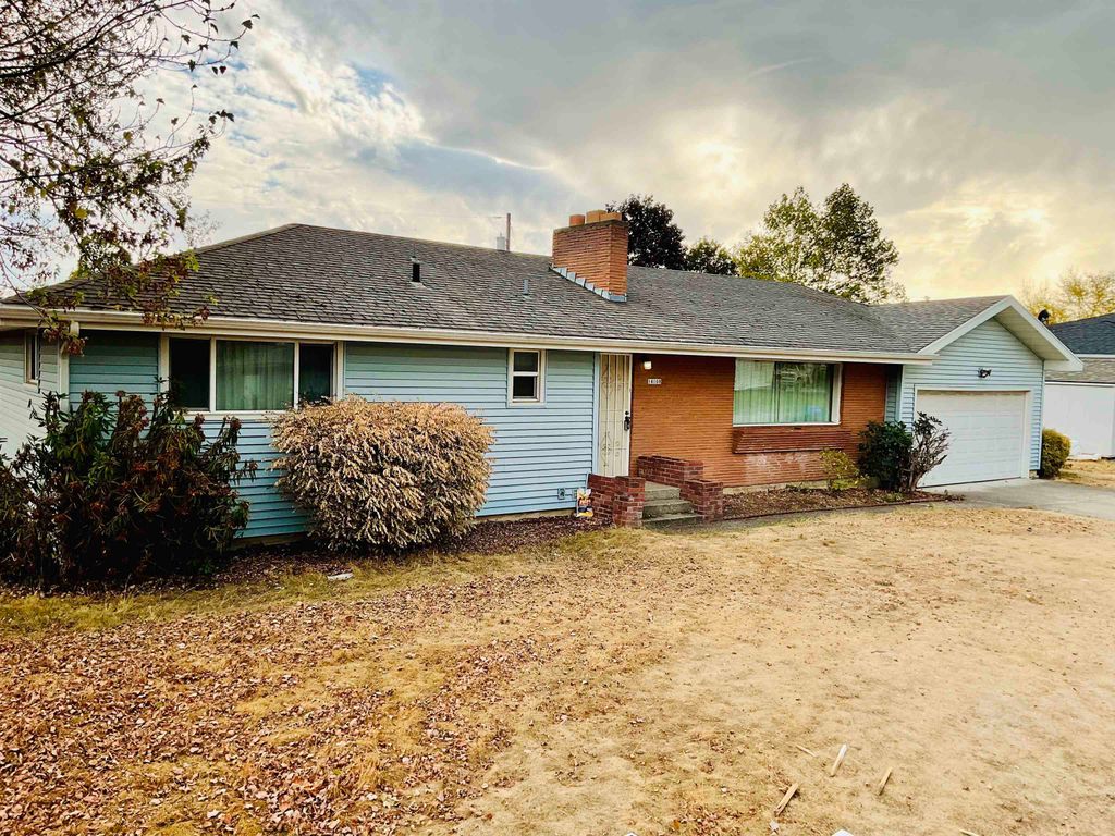 Photo of 14108 E 18TH Ave, Spokane, WA 99037 (MLS # 202525403)