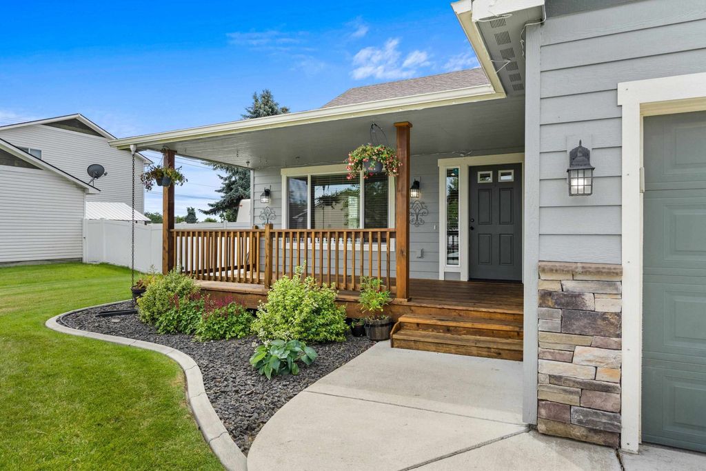 Photo of 3715 W Dawn Ave, Spokane, WA 99208 (MLS # 202619866)