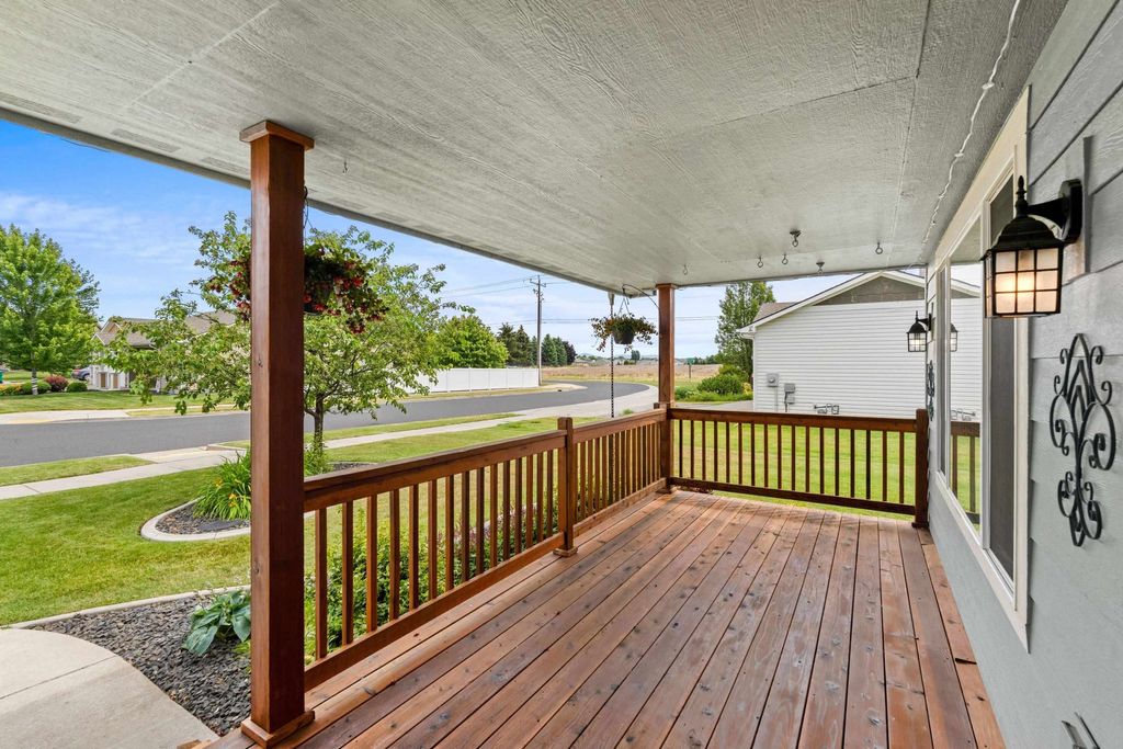 Photo of 3715 W Dawn Ave, Spokane, WA 99208 (MLS # 202619866)