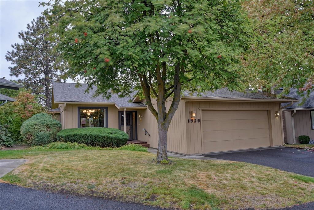 Photo of 1529 E. 29th Ave, Spokane, WA 99203 (MLS # 202525505)