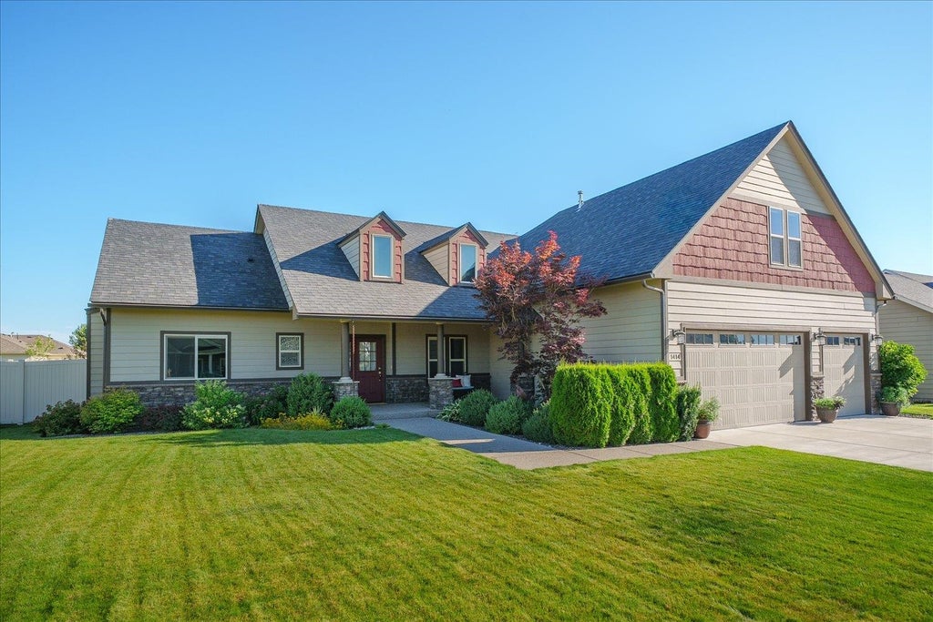Photo of 1414 E Sawgrass Ln, Deer Park, WA 99006 (MLS # 202625088)