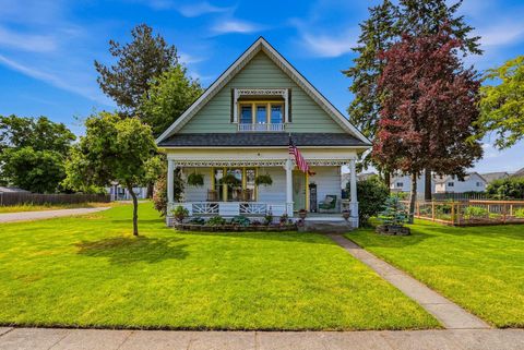 Photo of 2526 E Boone Ave, Spokane, WA 99202 (MLS # 202618642)
