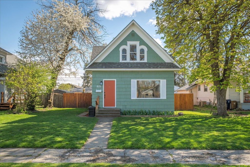 Photo of 615 W Mansfield Ave, Spokane, WA 99205 (MLS # 202615631)