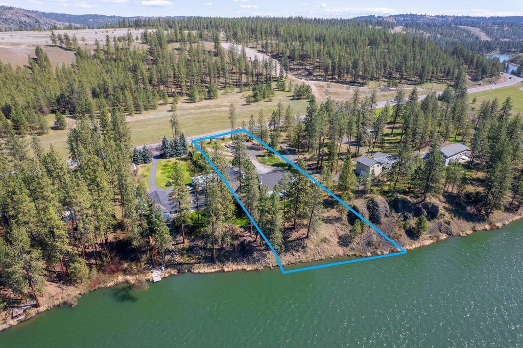 Photo of 11411 N Nine Mile Rd, Nine Mile Falls, WA 99026 (MLS # 202615706)