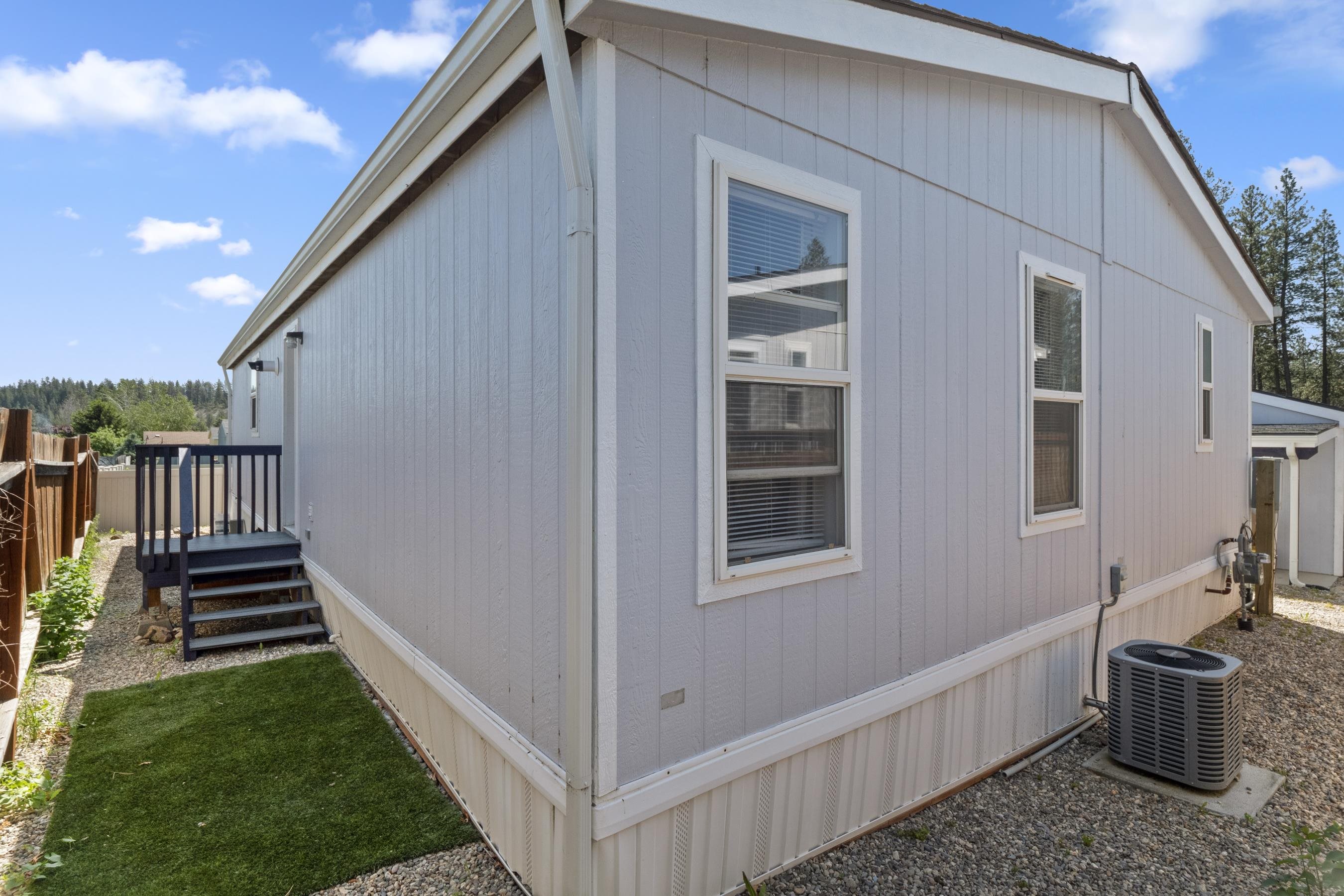 Photo 22 of 29 of 3110 E Chattaroy Rd mobile home