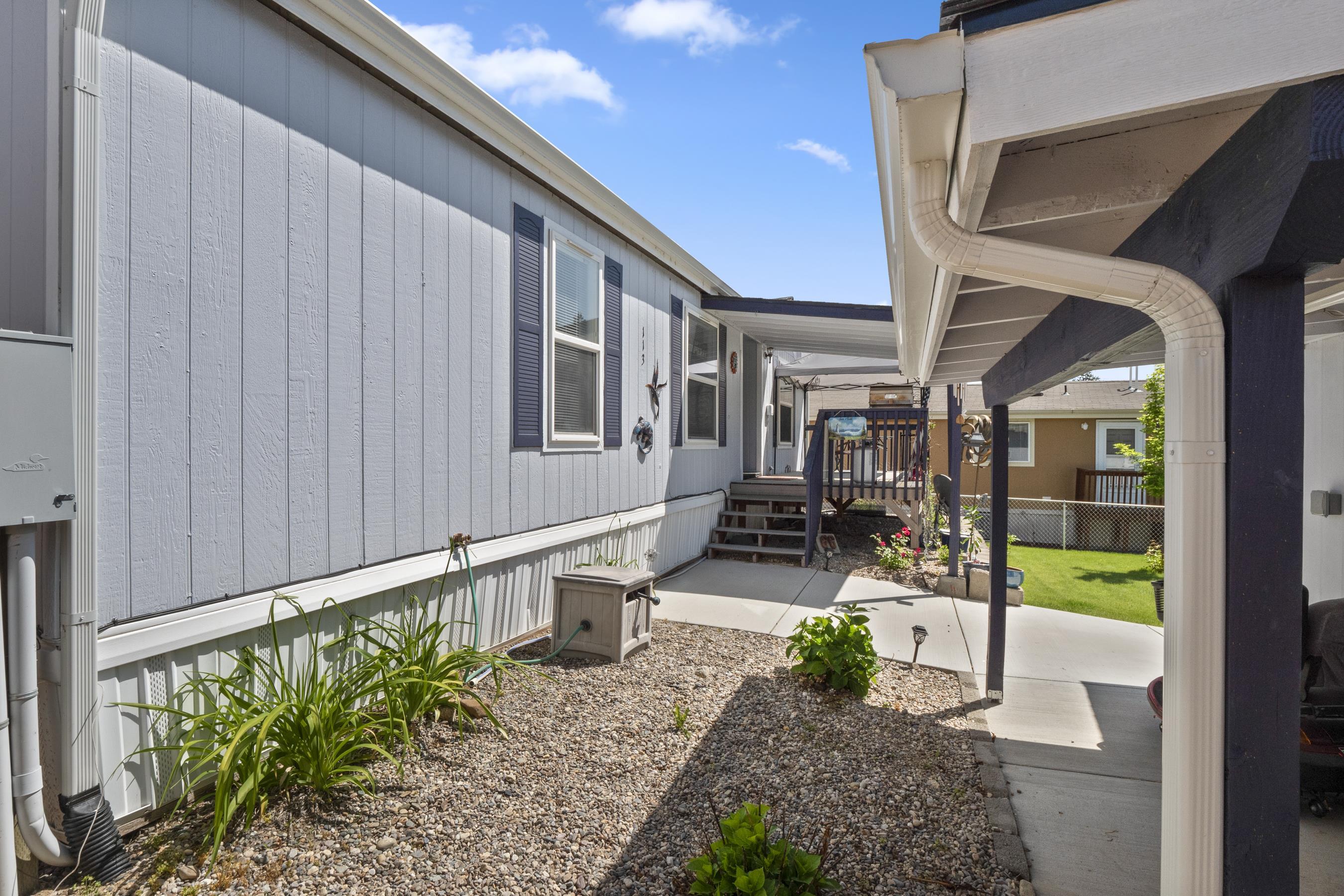 Photo 21 of 29 of 3110 E Chattaroy Rd mobile home