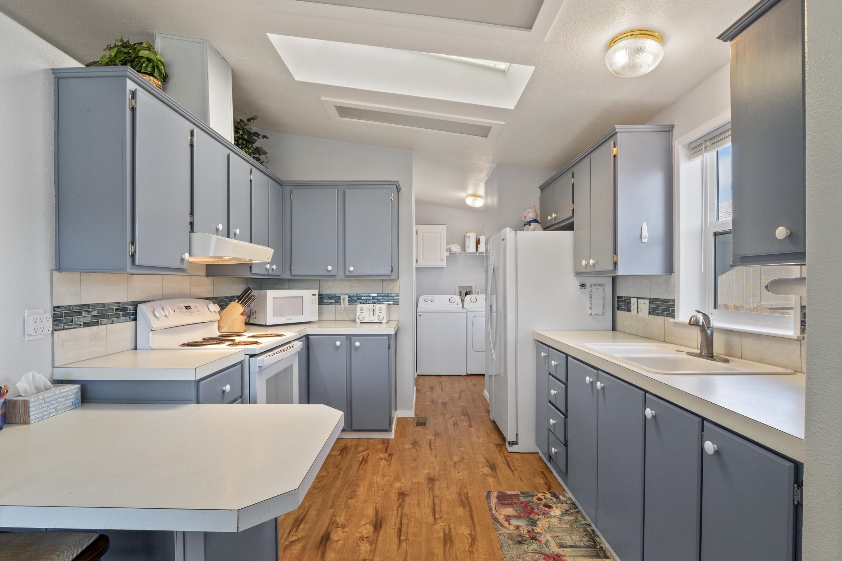 Photo 7 of 29 of 3110 E Chattaroy Rd mobile home