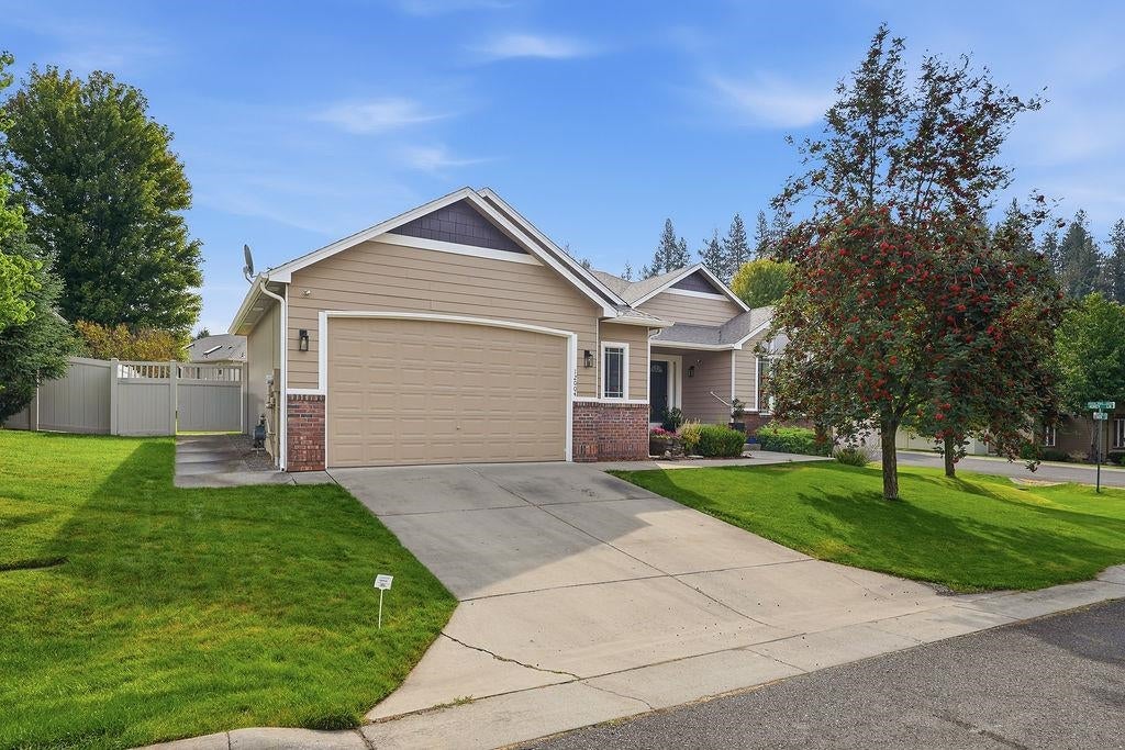 Photo of 12004 N DAKOTA Ln, Spokane, WA 99218 (MLS # 202622985)