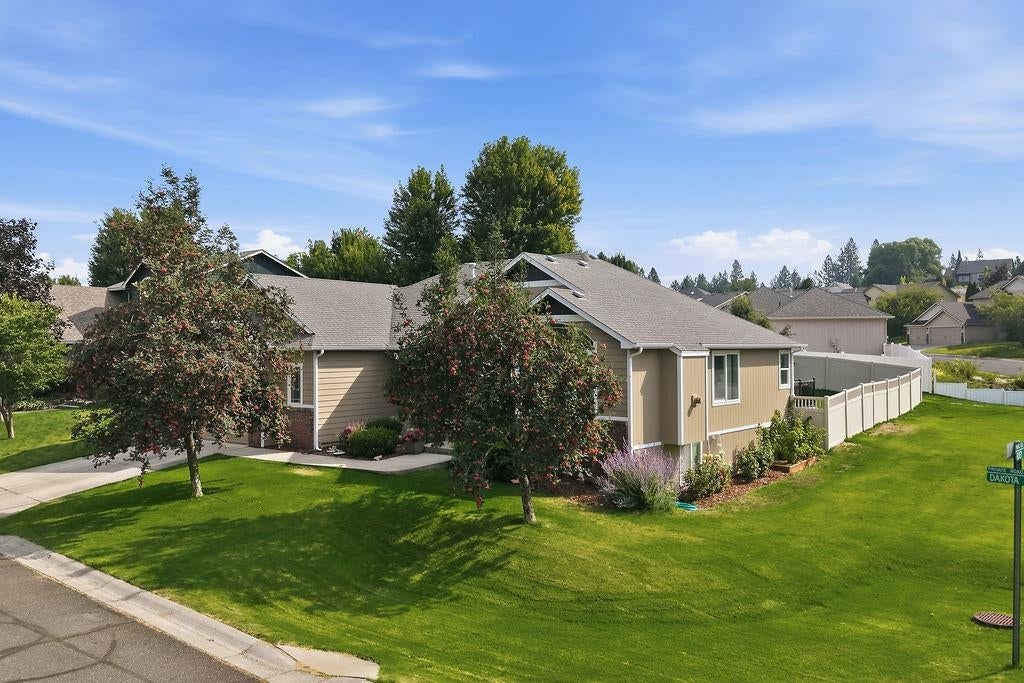 Photo of 12004 N DAKOTA Ln, Spokane, WA 99218 (MLS # 202622985)