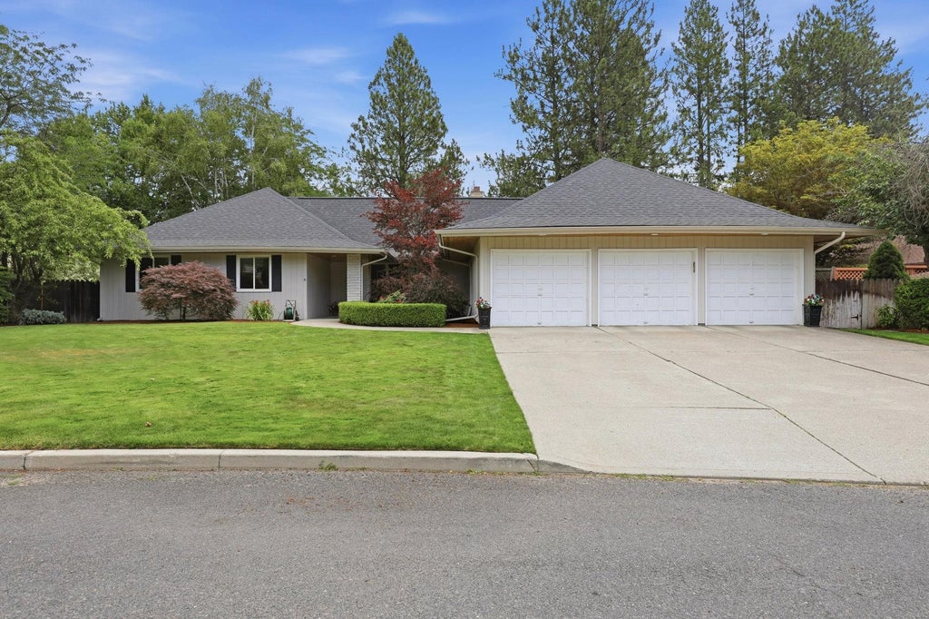 Photo of 3547 Croydon Ct, Spokane, WA 99203 (MLS # 202621307)