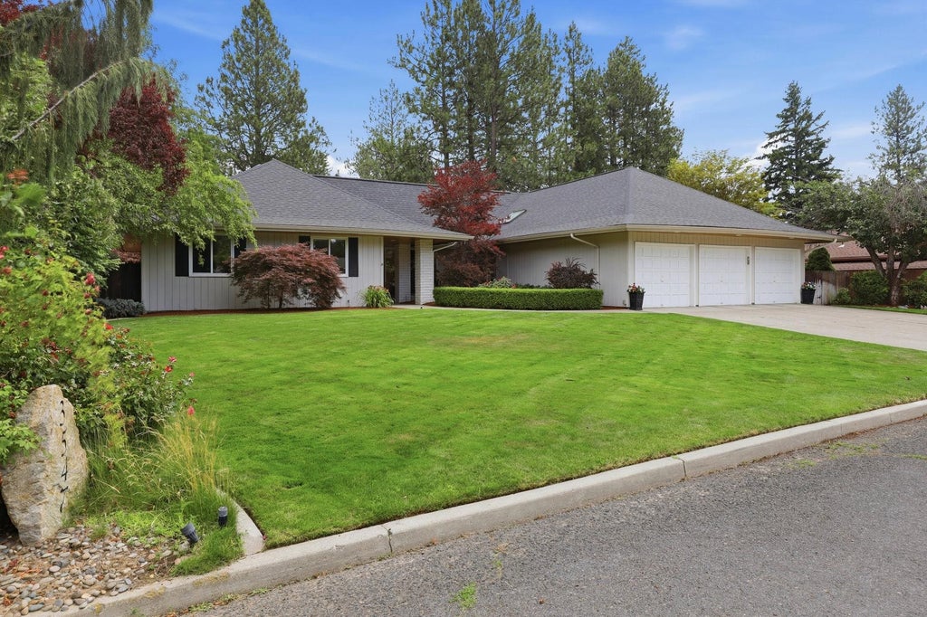 Photo of 3547 Croydon Ct, Spokane, WA 99203 (MLS # 202621307)