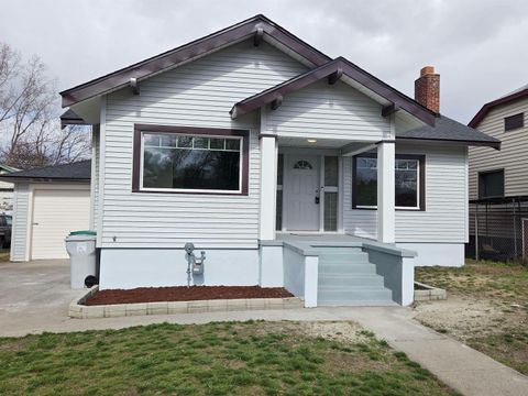 Photo of 4127 E 2nd Ave, Spokane, WA 99202 (MLS # 202613219)