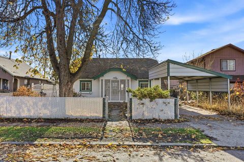 Photo of 38 E Lacrosse Ave, Spokane, WA 99207 (MLS # 202527022)