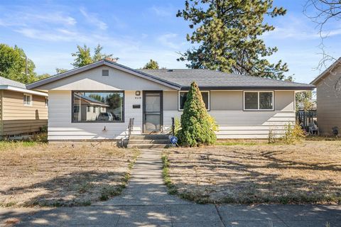 Photo of 4514 N Stevens St, Spokane, WA 99205 (MLS # 202525806)