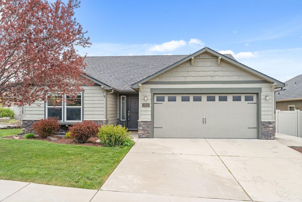Photo of 7028 S Woodhaven Dr, Spokane, WA 99224 (MLS # 202616047)