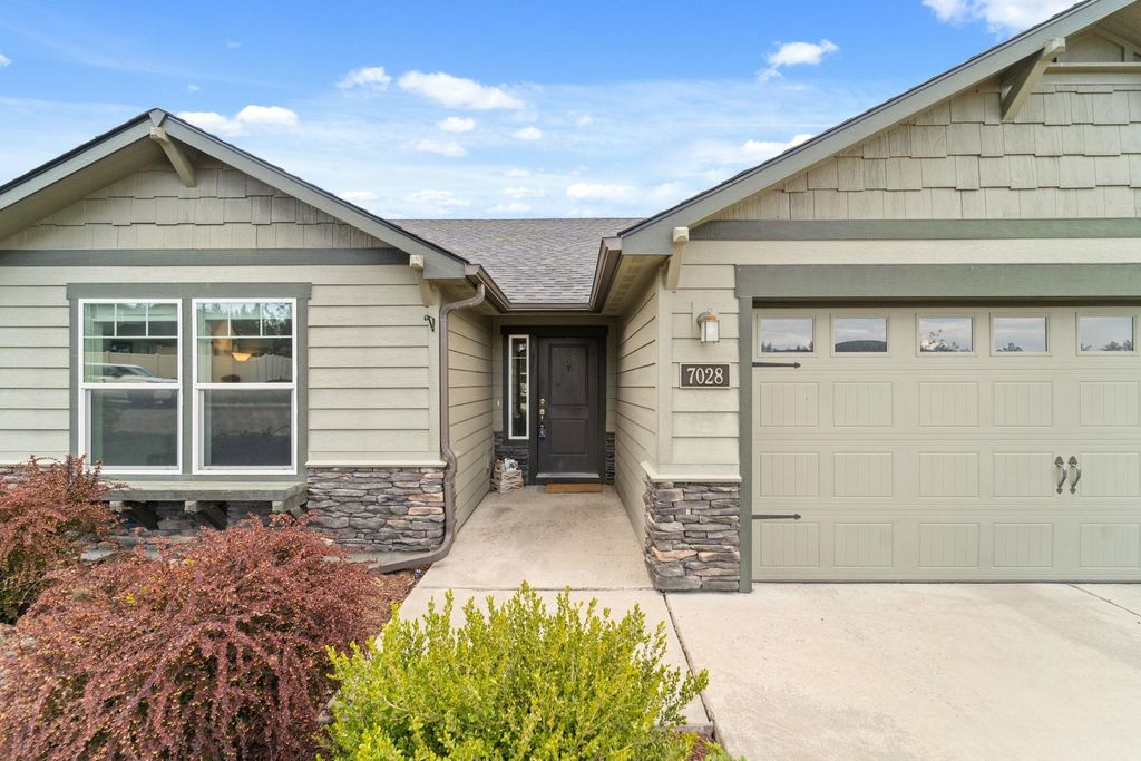 Photo of 7028 S Woodhaven Dr, Spokane, WA 99224 (MLS # 202616047)