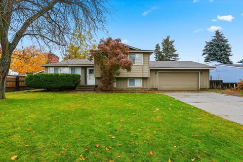 Photo of 6220 S Cook St, Spokane, WA 99223 (MLS # 202526411)