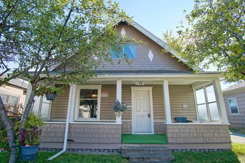 Photo of 618 E Broad Ave, Spokane, WA 99207 (MLS # 202525676)