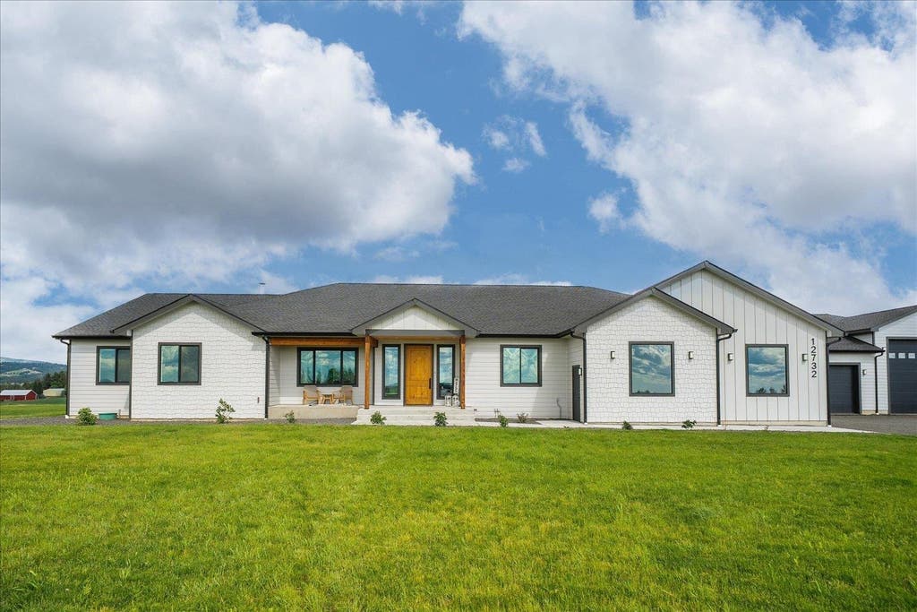 Photo of 12732 E Piper Rd, Spokane, WA 99217 (MLS # 202619226)