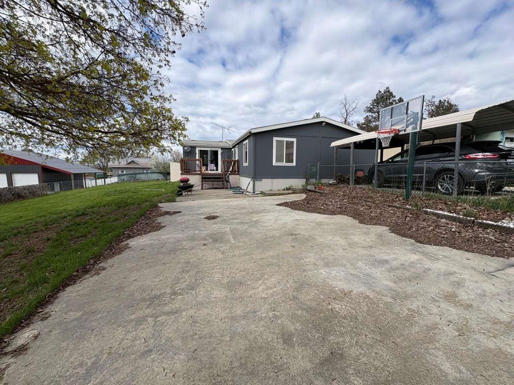 Photo of 12916 W 2ND Ave, Cheney, WA 99004 (MLS # 202615801)