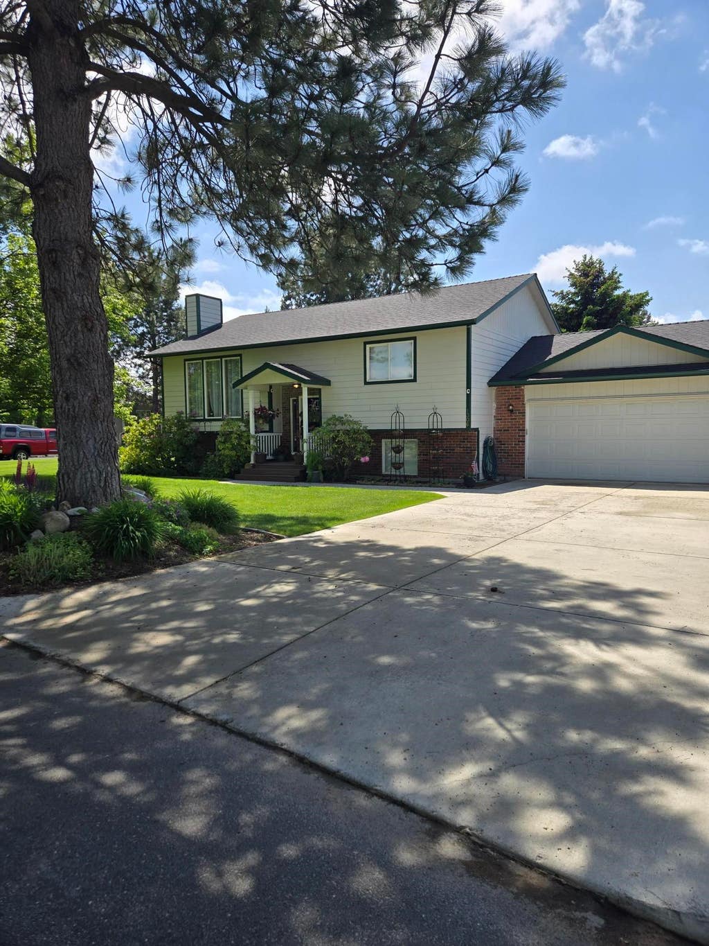 Photo of 1306 E 3rd Ave, Deer Park, WA 99006 (MLS # 202618115)