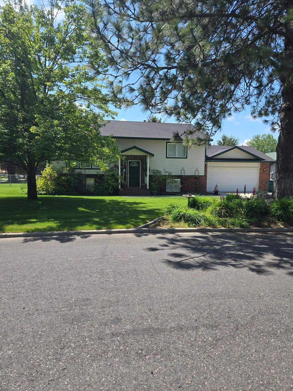Photo of 1306 E 3rd Ave, Deer Park, WA 99006 (MLS # 202618115)