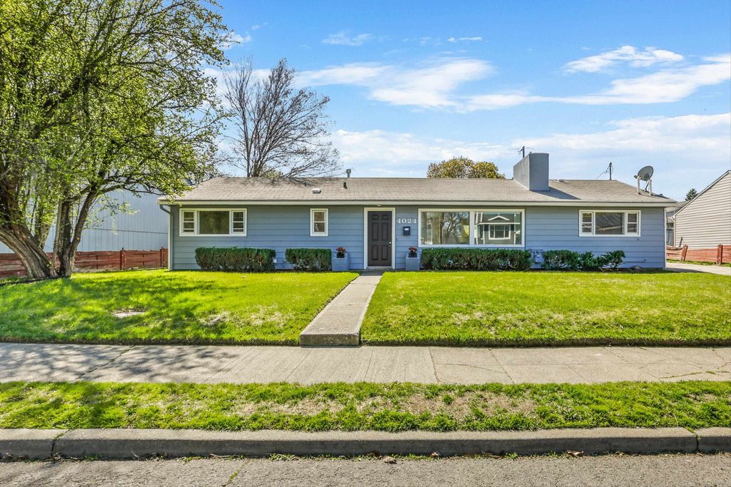 Photo of 4024 E 22 Ave, Spokane, WA 99223 (MLS # 202615879)