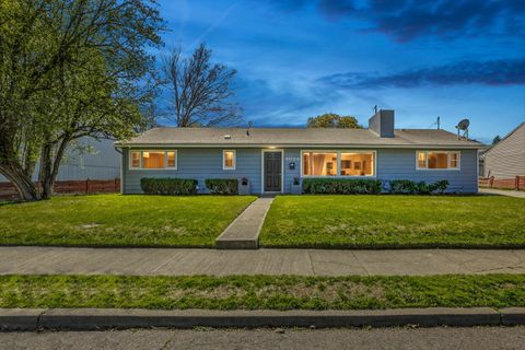 Photo of 4024 E 22 Ave, Spokane, WA 99223 (MLS # 202615879)