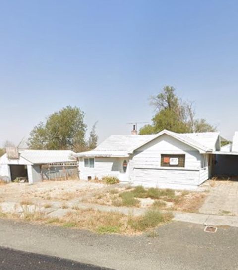 Photo of 11 E 5th Ave, Odessa, WA 99159 (MLS # 202612508)