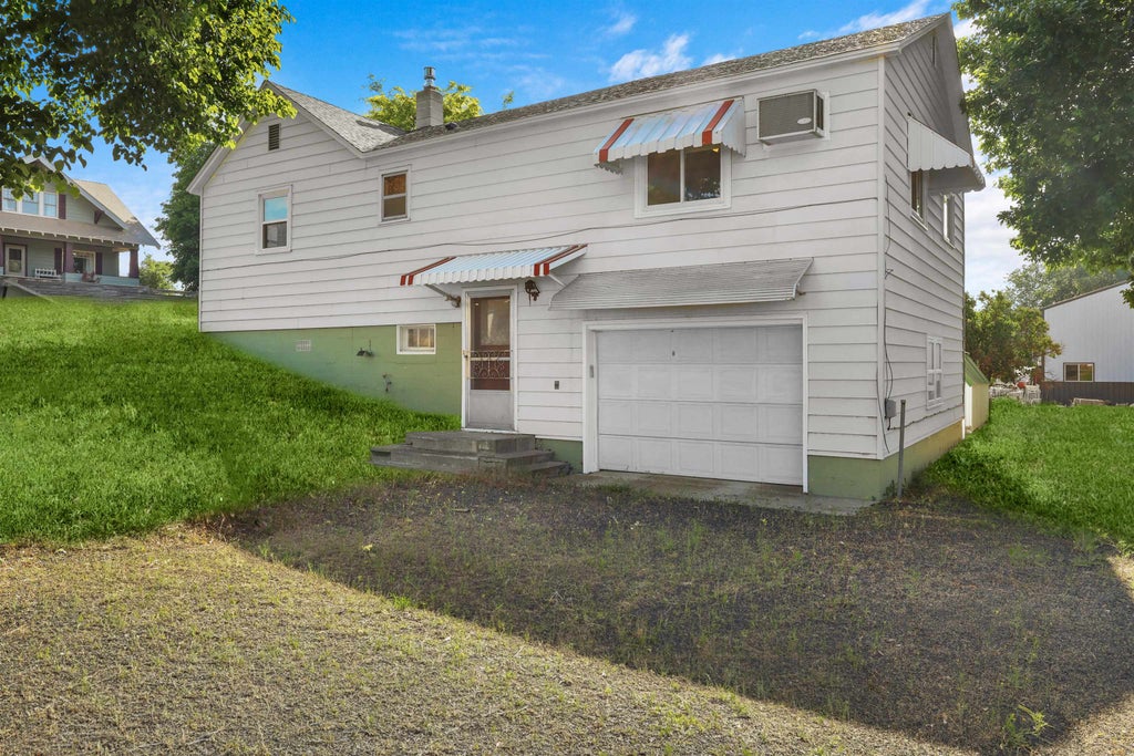 Photo of 216 W Cole Ave, Wilbur, WA 99185 (MLS # 202619877)
