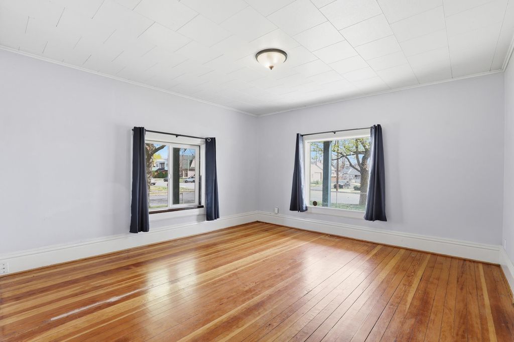 Photo of 1202 W Sinto Ave, Spokane, WA 99201 (MLS # 202615844)