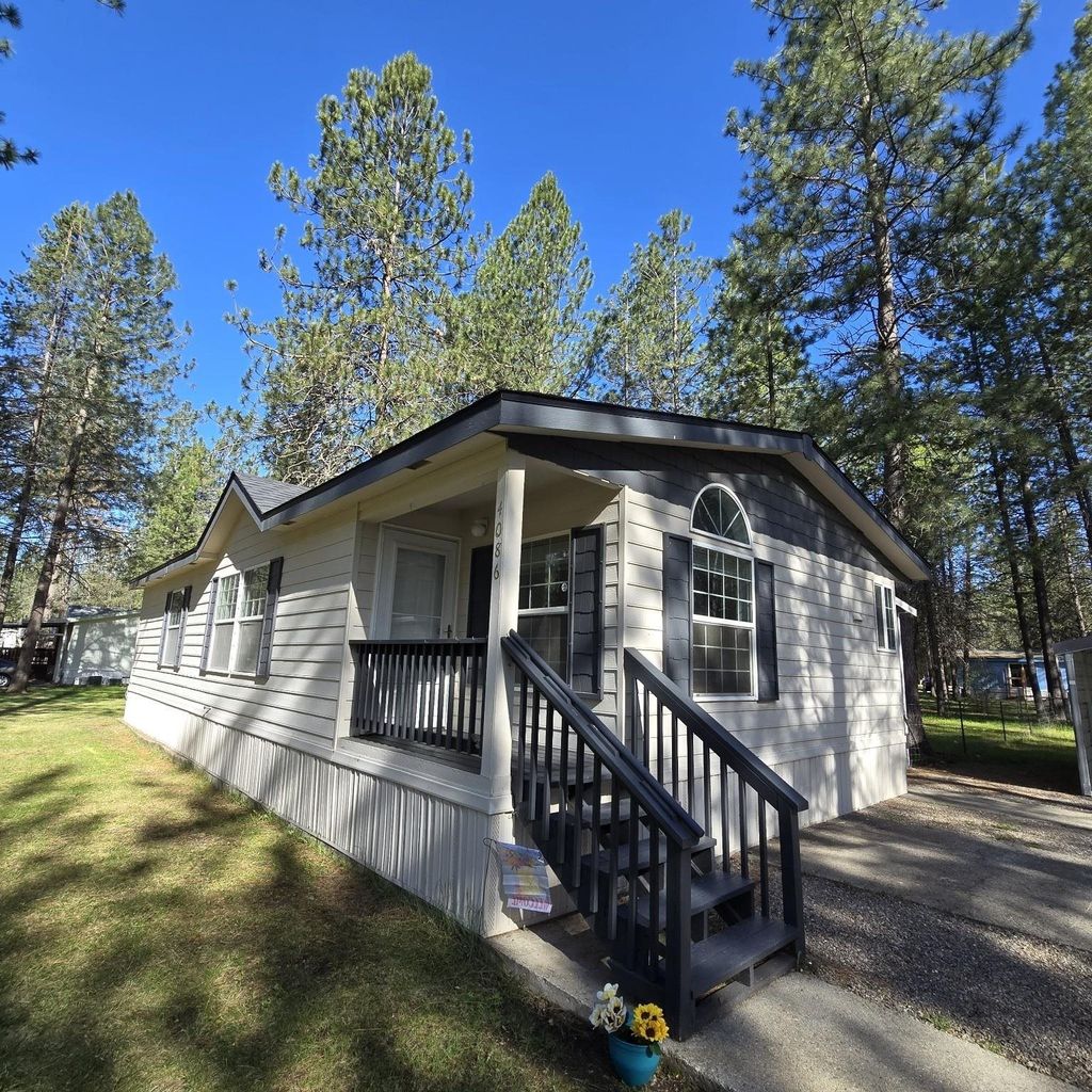 Photo of 4086 Meadowlark Ln, Loon Lake, WA 99148 (MLS # 202616361)