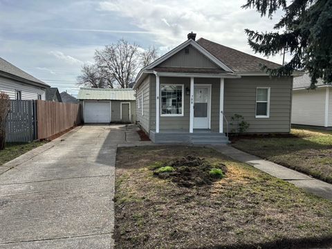 Photo of 708 E Providence Ave, Spokane, WA 99207 (MLS # 202612926)