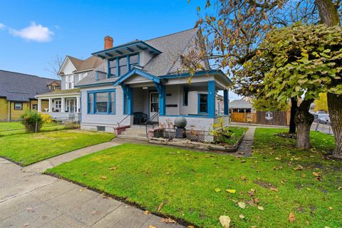 Photo of 1027 W MAXWELL Ave, Spokane, WA 99201 (MLS # 202526959)