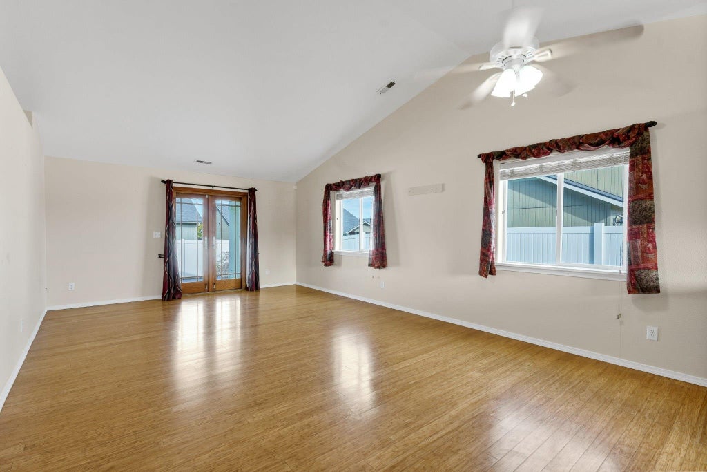 Photo of 12422 W Pacific Ct, Airway Heights, WA 99001 (MLS # 202625905)