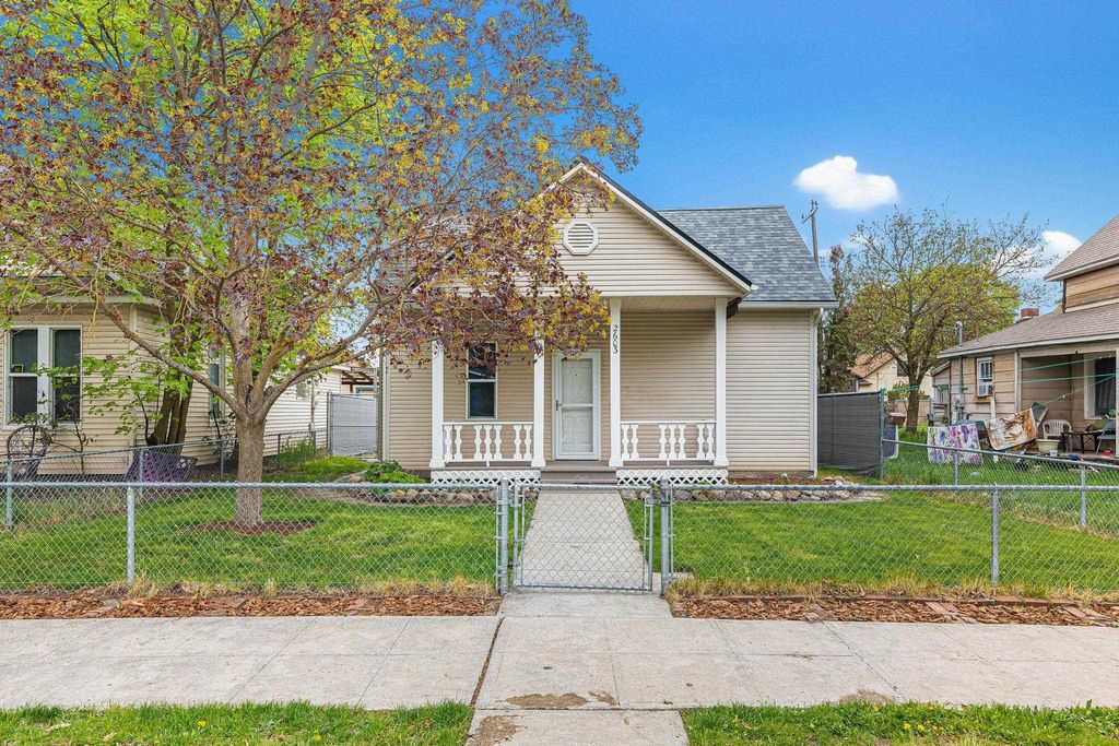 Photo of 2603 W Mallon Ave, Spokane, WA 99201 (MLS # 202616243)