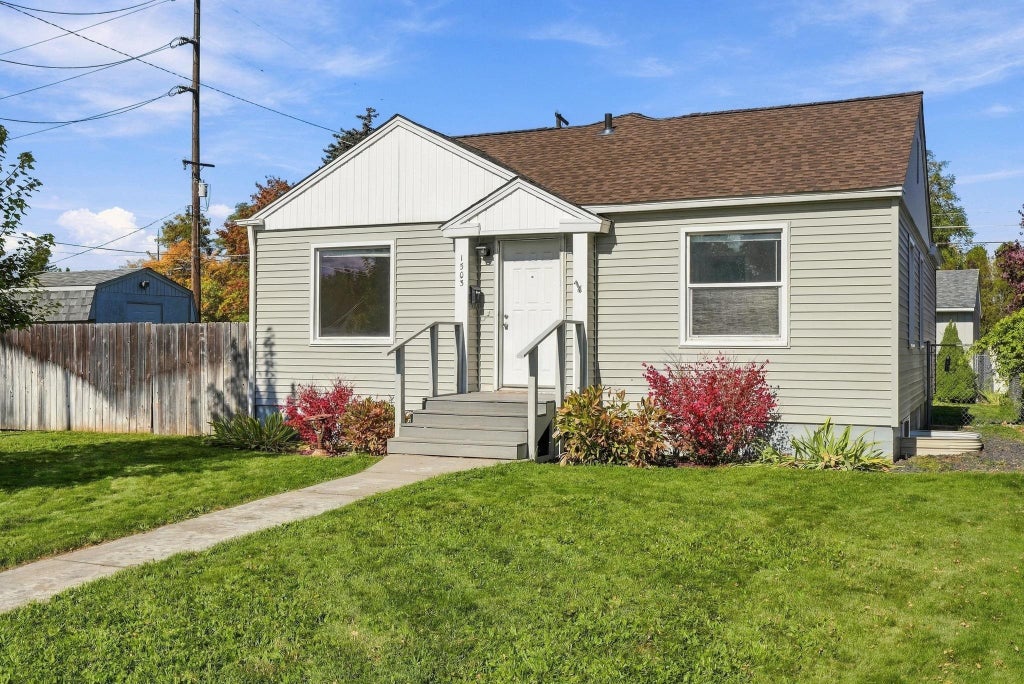 Photo of 1503 E Glass Ave, Spokane, WA 99207 (MLS # 202625720)