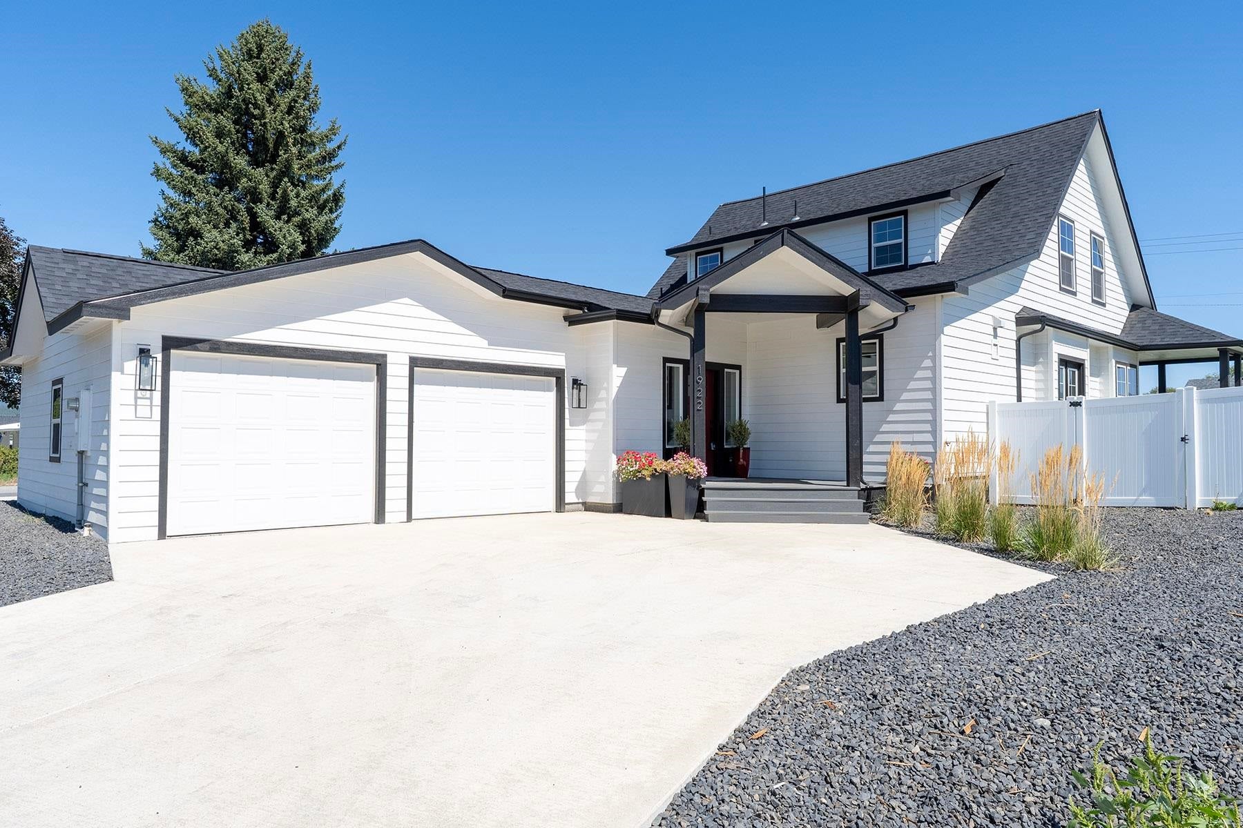 Photo 1 of 50 — 1922 N Donwood Ln, Greenacres, WA 99016