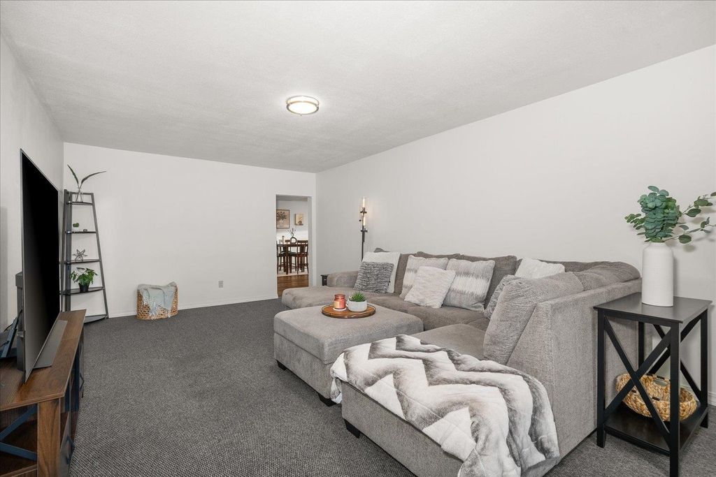 Photo of 1718 E SINTO Ave, Spokane, WA 99202 (MLS # 202616164)