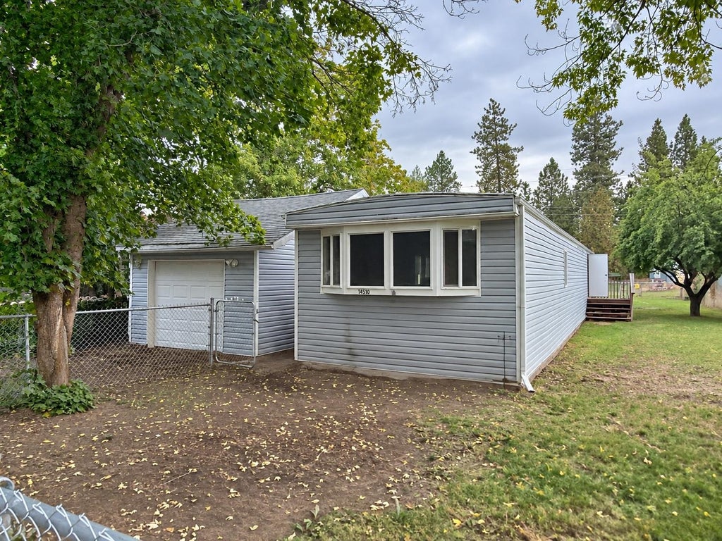 Photo of 14510 E BELMONT Rd, Mica, WA 99023 (MLS # 202625852)