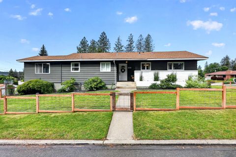 Photo of 4515 N C St, Spokane, WA 99205 (MLS # 202618954)